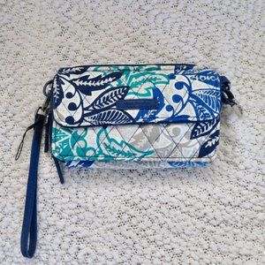 NWT VERA BRADLEY Wallet with wristlet Blue